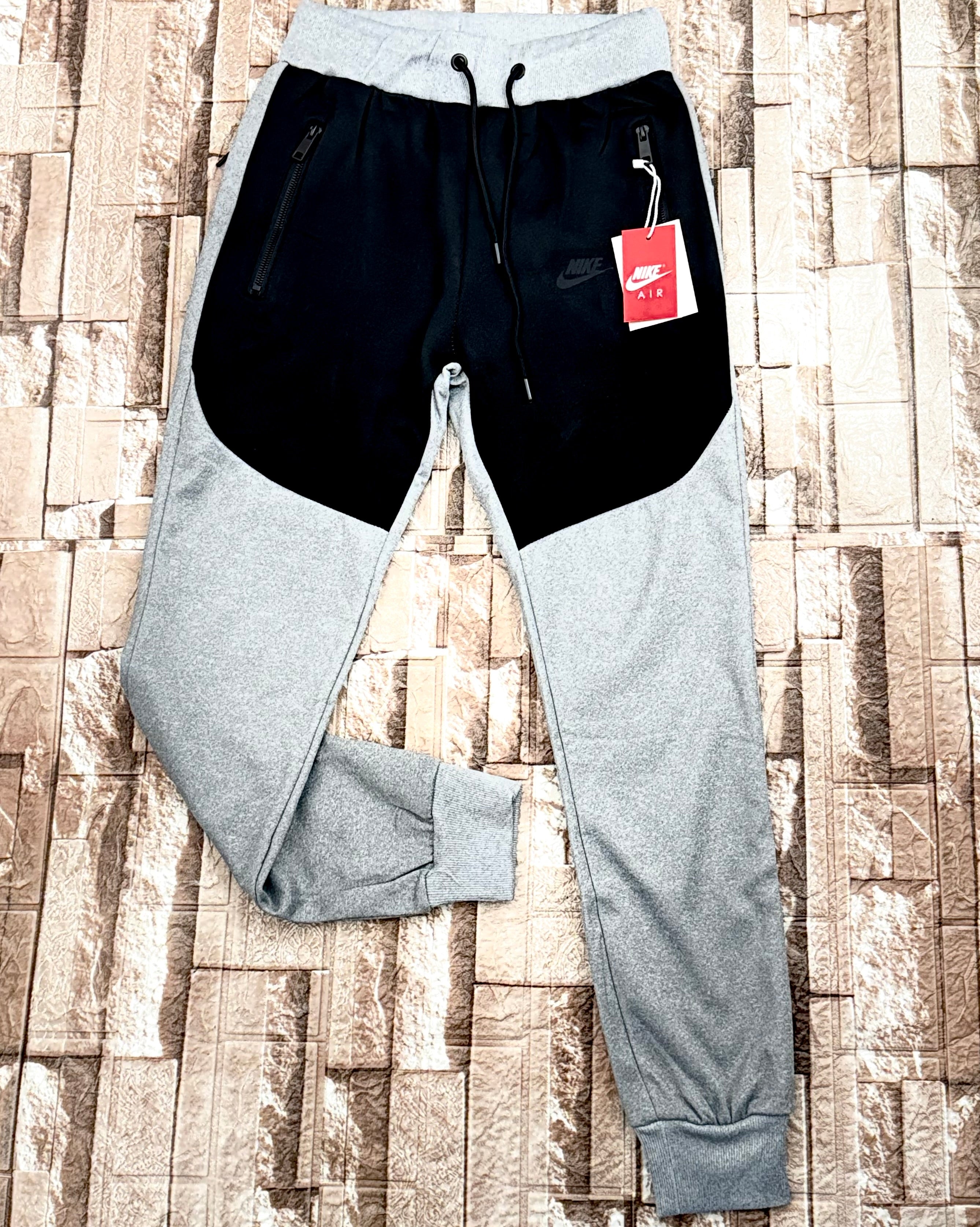 nike tech fleece Grey & Black