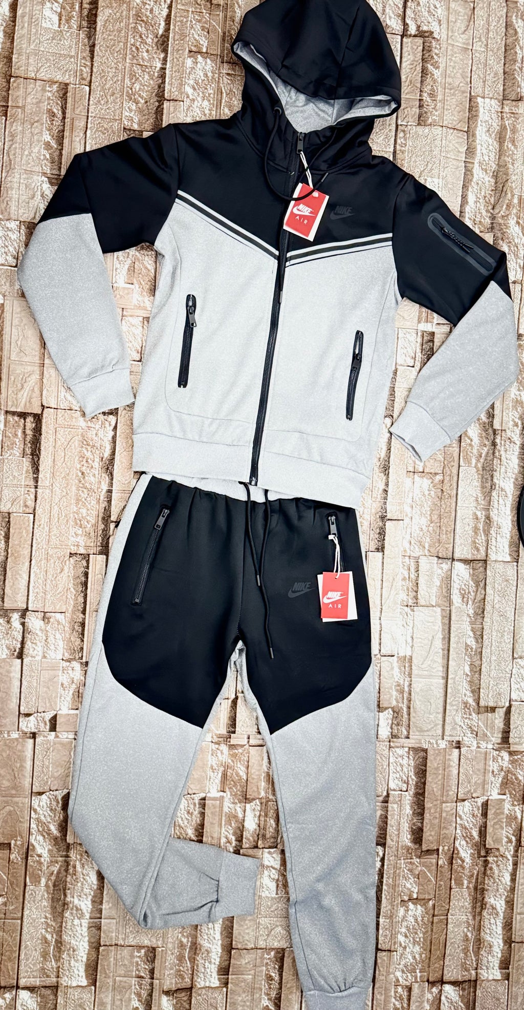 nike tech fleece Grey & Black