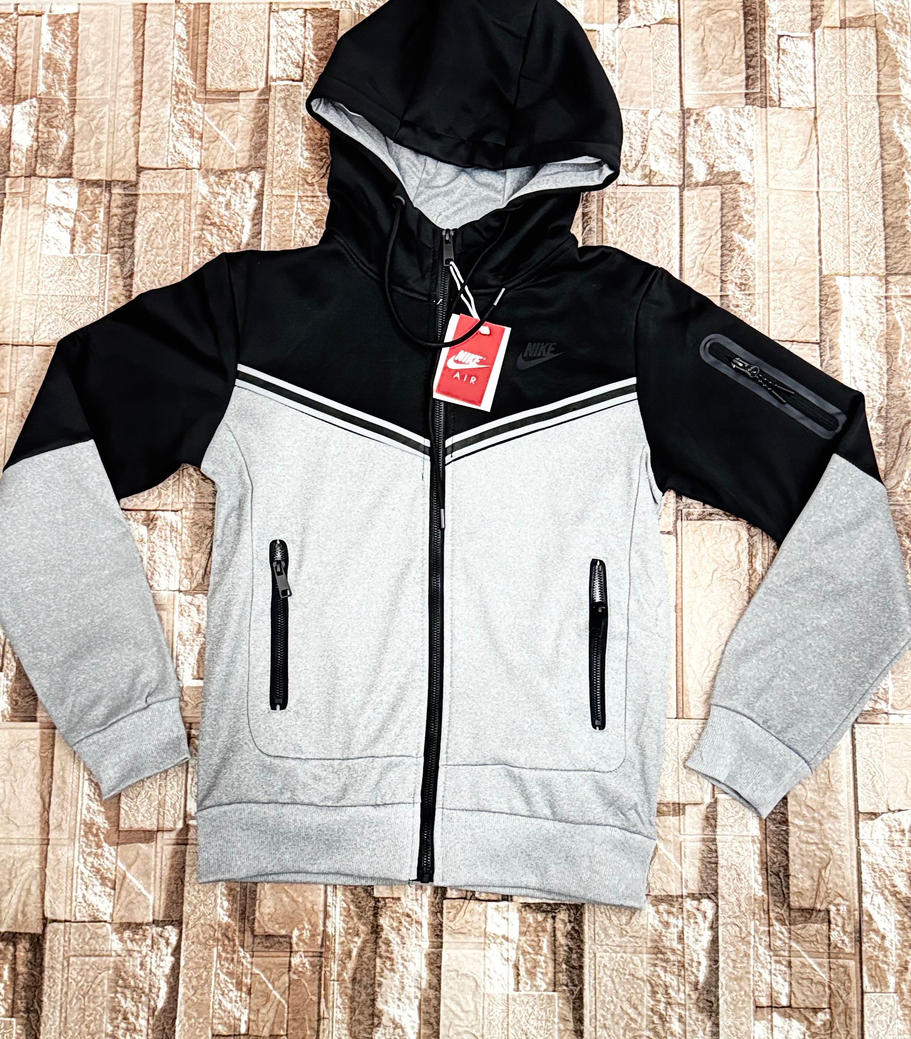 nike tech fleece Grey & Black