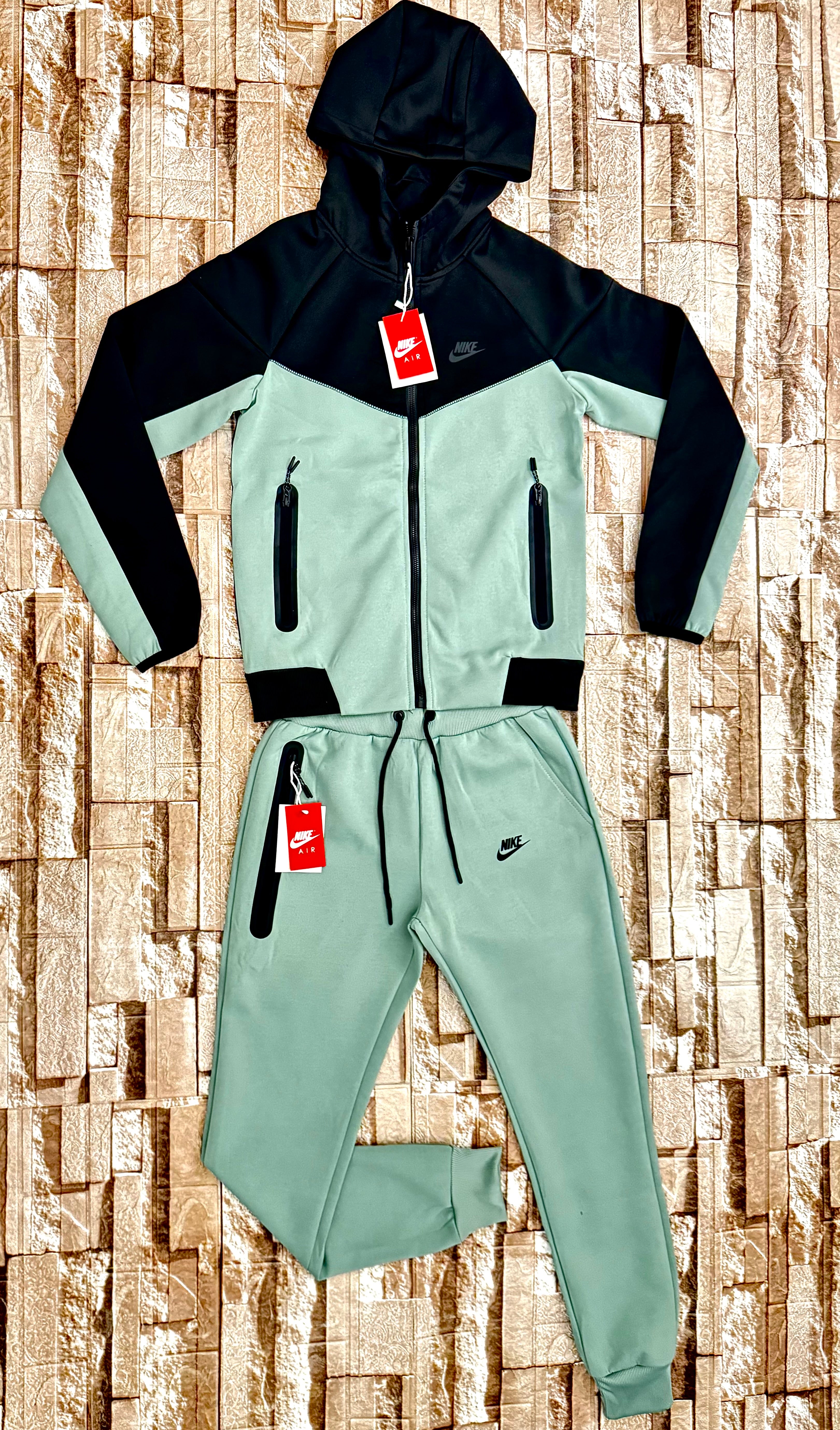 nike tech fleece Black & Green