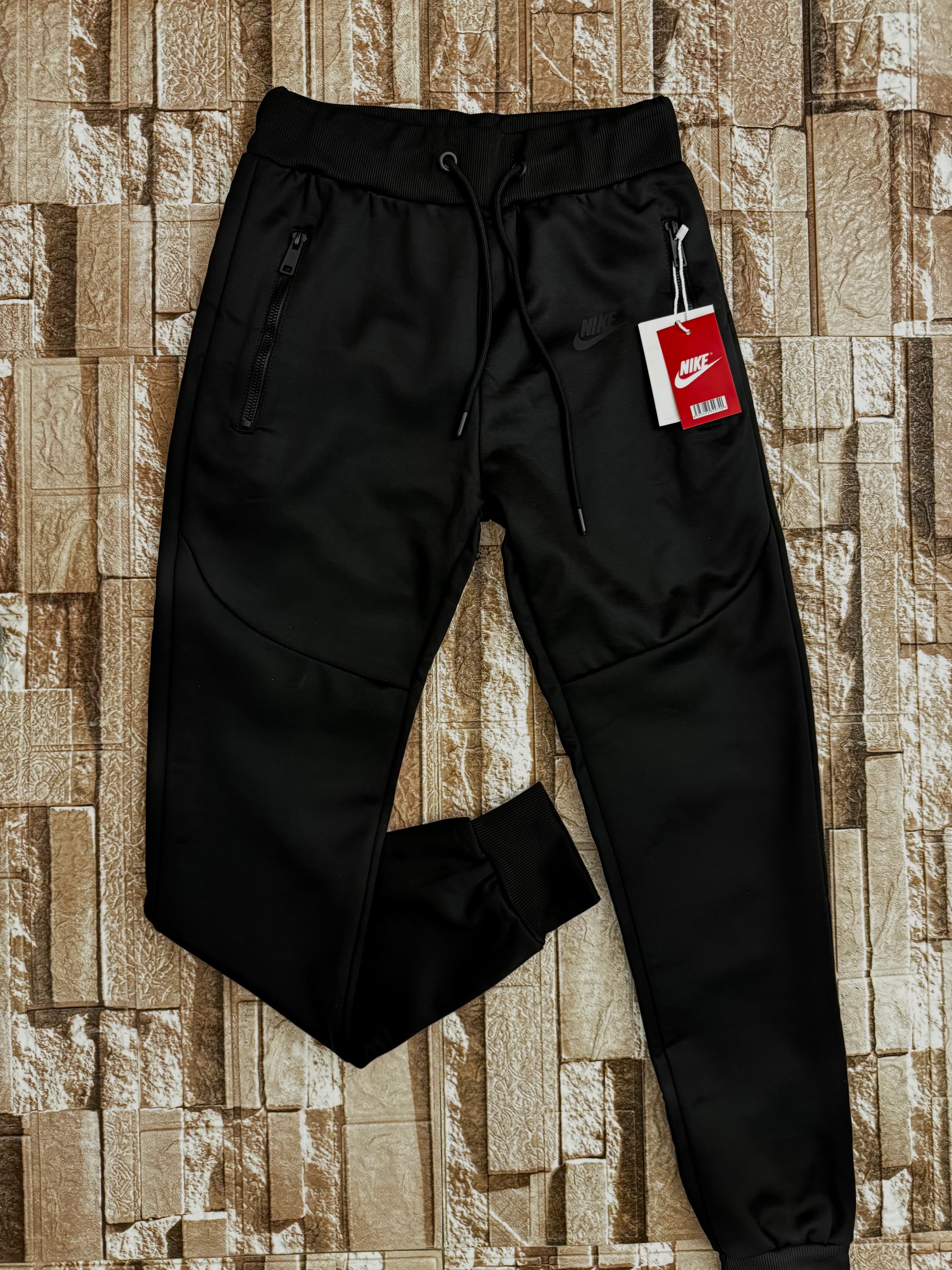 nike tech fleece black